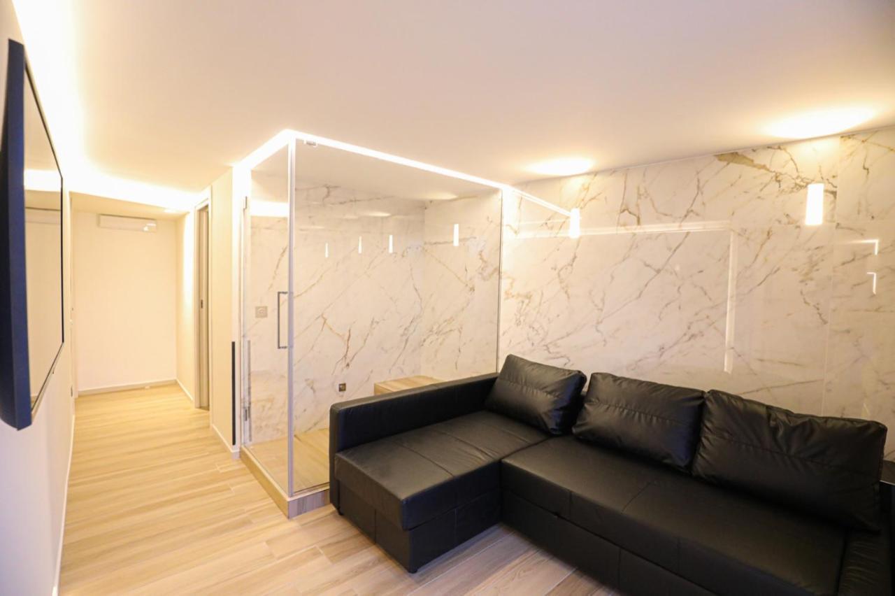 Municipio Luxury Suite เนเปิลส์ ภายนอก รูปภาพ