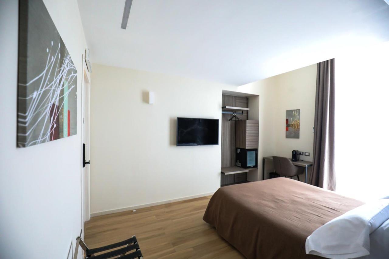 Municipio Luxury Suite เนเปิลส์ ภายนอก รูปภาพ
