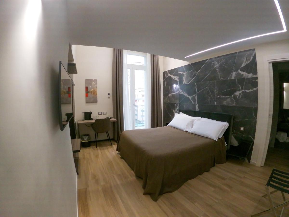 Municipio Luxury Suite เนเปิลส์ ภายนอก รูปภาพ