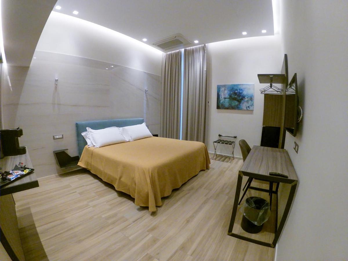 Municipio Luxury Suite เนเปิลส์ ภายนอก รูปภาพ