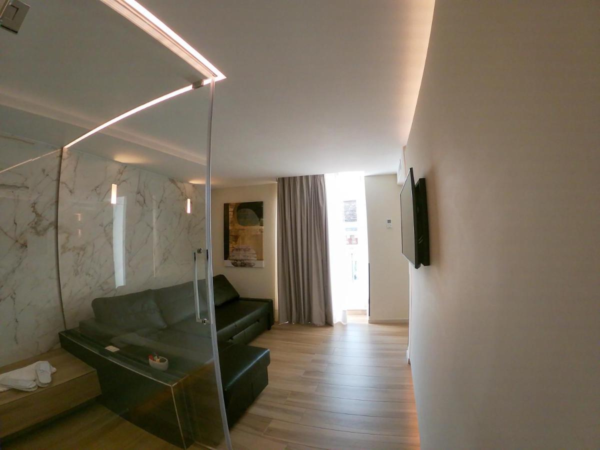 Municipio Luxury Suite เนเปิลส์ ภายนอก รูปภาพ