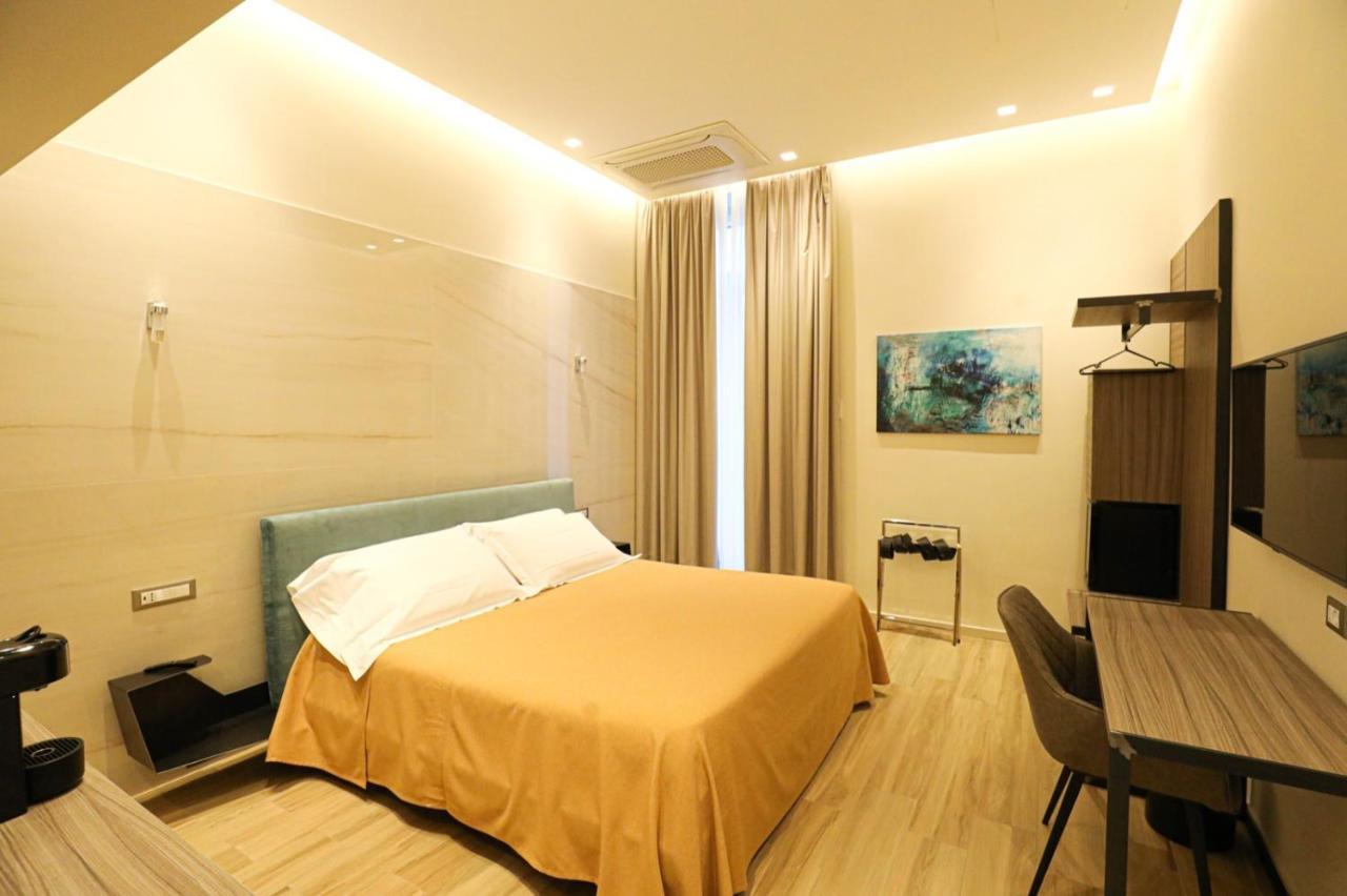 Municipio Luxury Suite เนเปิลส์ ภายนอก รูปภาพ