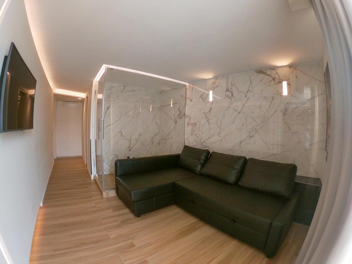 Municipio Luxury Suite เนเปิลส์ ภายนอก รูปภาพ