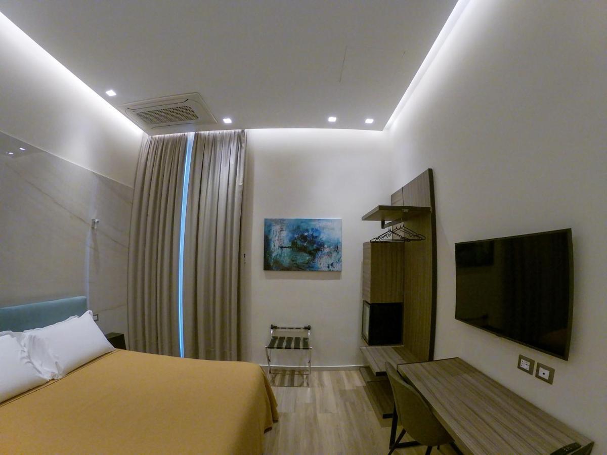 Municipio Luxury Suite เนเปิลส์ ภายนอก รูปภาพ