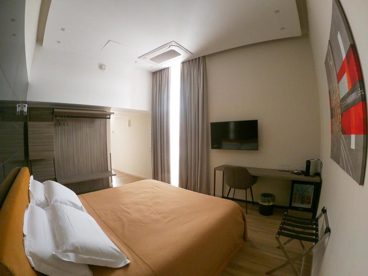 Municipio Luxury Suite เนเปิลส์ ภายนอก รูปภาพ