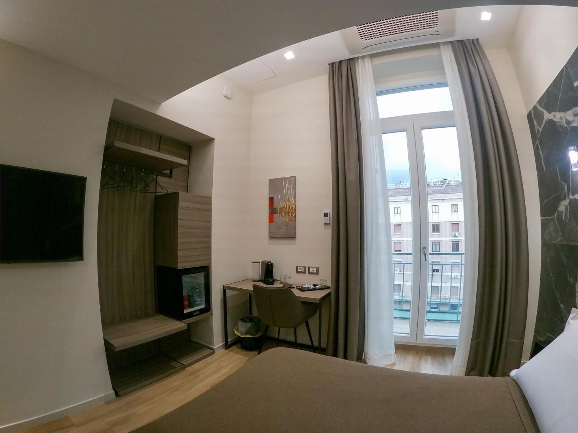 Municipio Luxury Suite เนเปิลส์ ภายนอก รูปภาพ